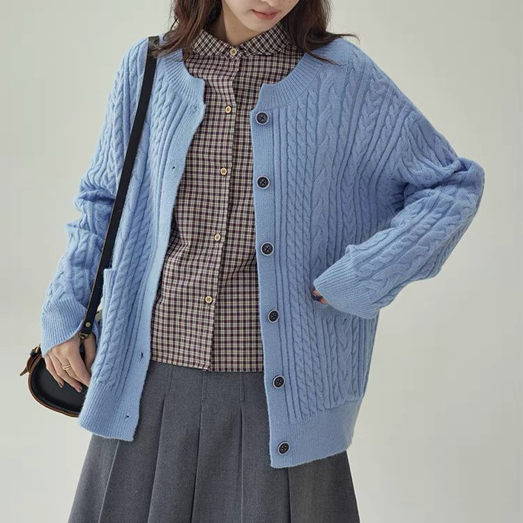 ＜受注製作＞春秋   冬    カーディガン    ニット   セレストブルー