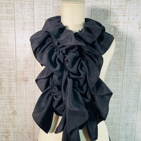 着物リメイク＊正絹黒羽織ふわふわ＆ひらひらギャザーストール＊紋無し