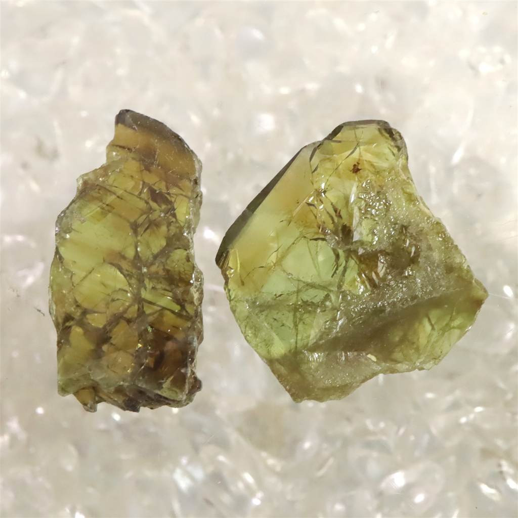 タンザニア モンド産  スフェーン 2個セット 16mm原石 2.65g #83128