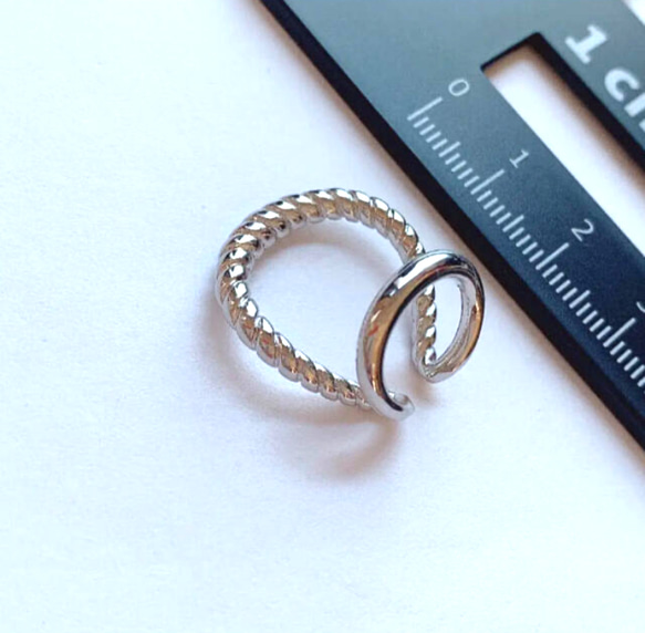 ❤️オススメセット❤️ 高品質イヤーカフ　２連  シルバー  ツイスト　両耳用♪ 3枚目の画像