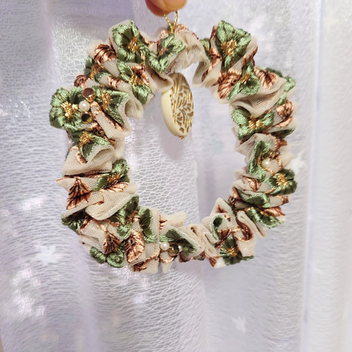 クリスマスミニリース インド刺繍リボン くすみグリーン クリスマス