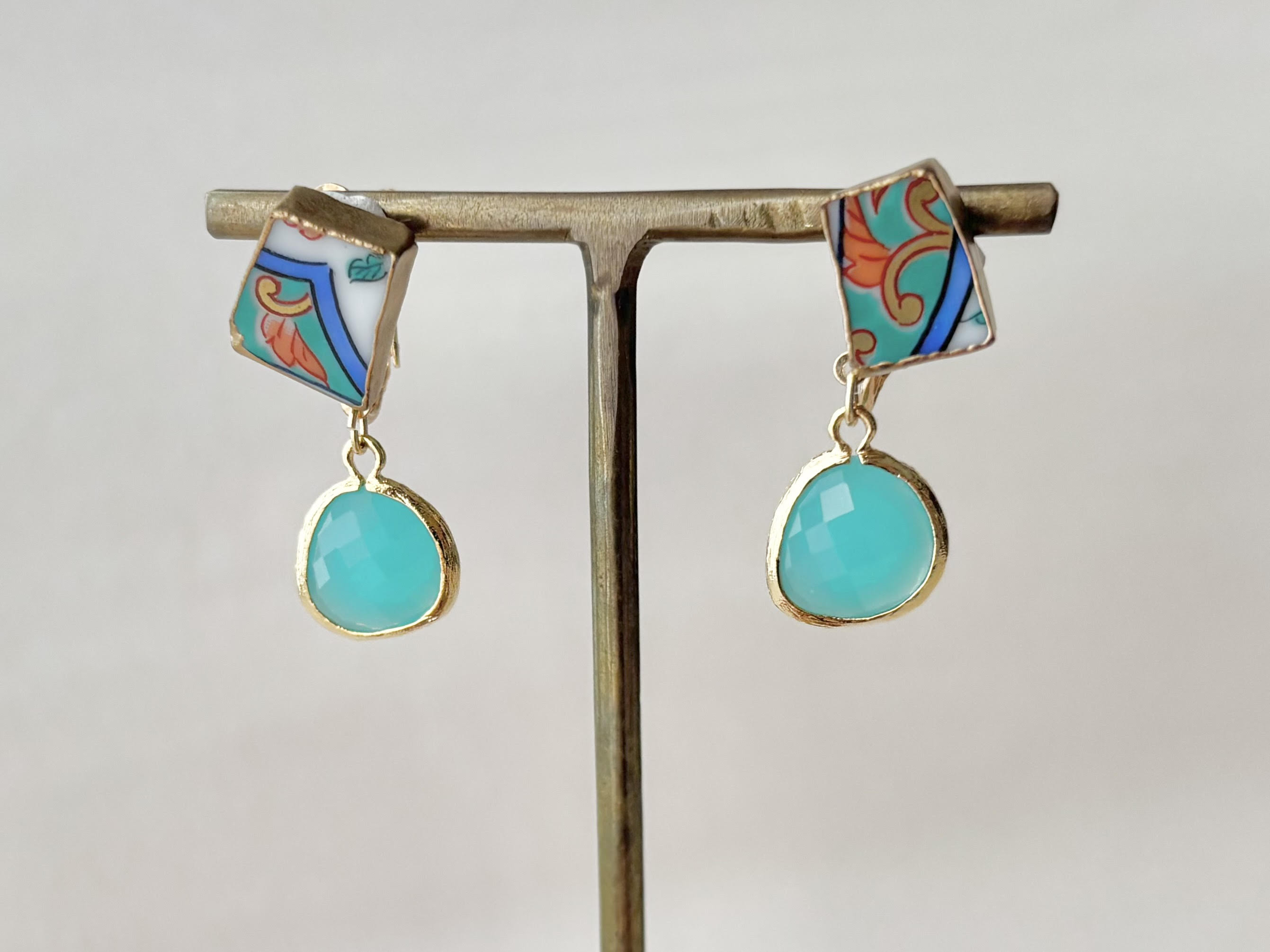 有田焼 　金継ぎ　ネジバネ式イヤリング　リーフ柄　揺れる　伝統工芸　＃358