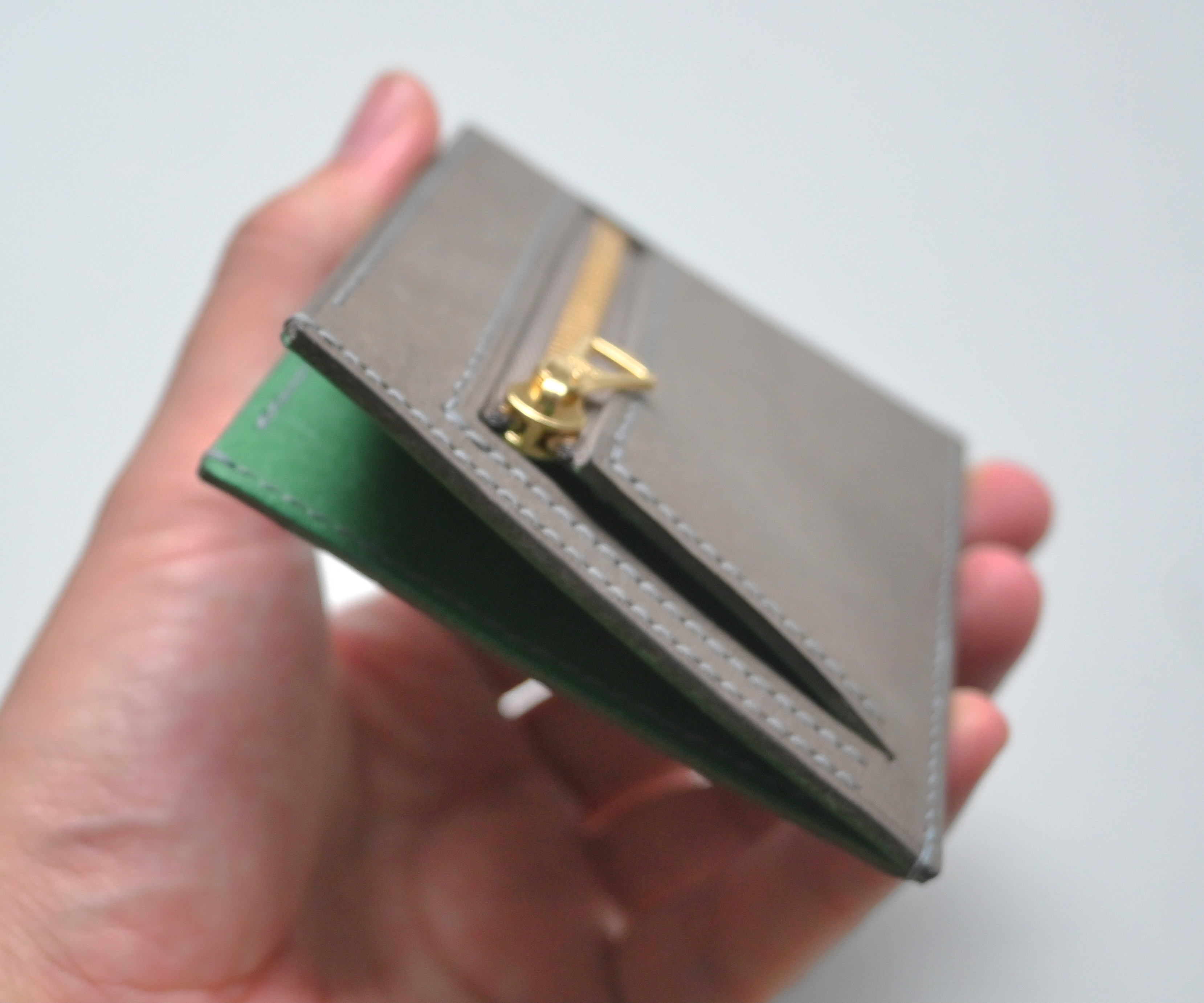 薄くて小さなフラグメントケース　【グレー×ミントグリーン】