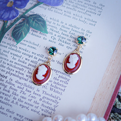 「 舞踏会 」イヤリング/ピアス*カメオ.スワロフスキー.ビジュー.キラキラ.チャーム.ゴールド.赤.緑.クリスマス* 1枚目の画像