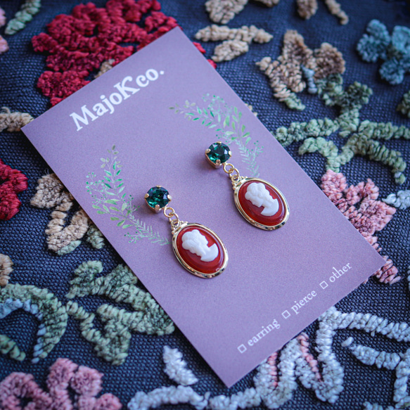 「 舞踏会 」イヤリング/ピアス*カメオ.スワロフスキー.ビジュー.キラキラ.チャーム.ゴールド.赤.緑.クリスマス* 9枚目の画像