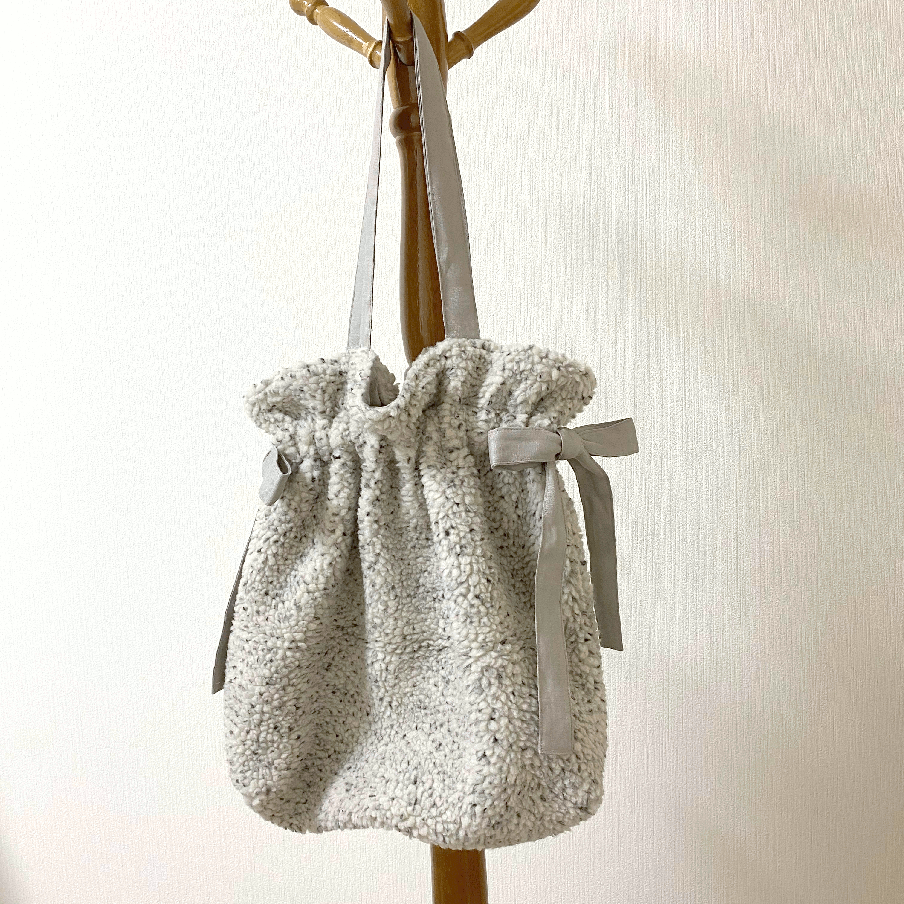 【SALE】ボア生地の巾着風トートバッグ