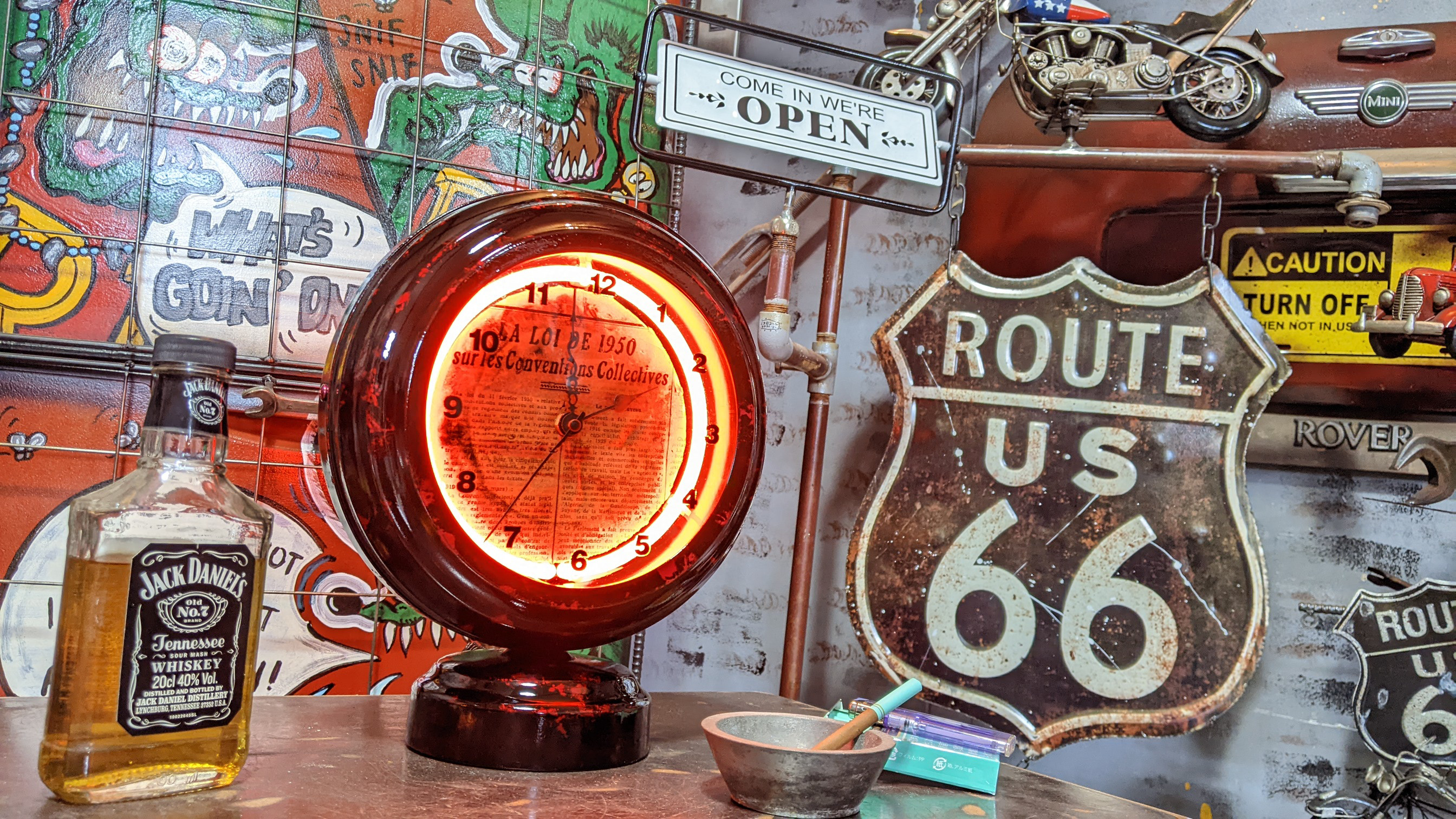 アメリカンガレージ置き時計  ネオン管クロック  キャンディ  ガレージ雑貨  #アメリカン雑貨  #ベース雑貨 #什器