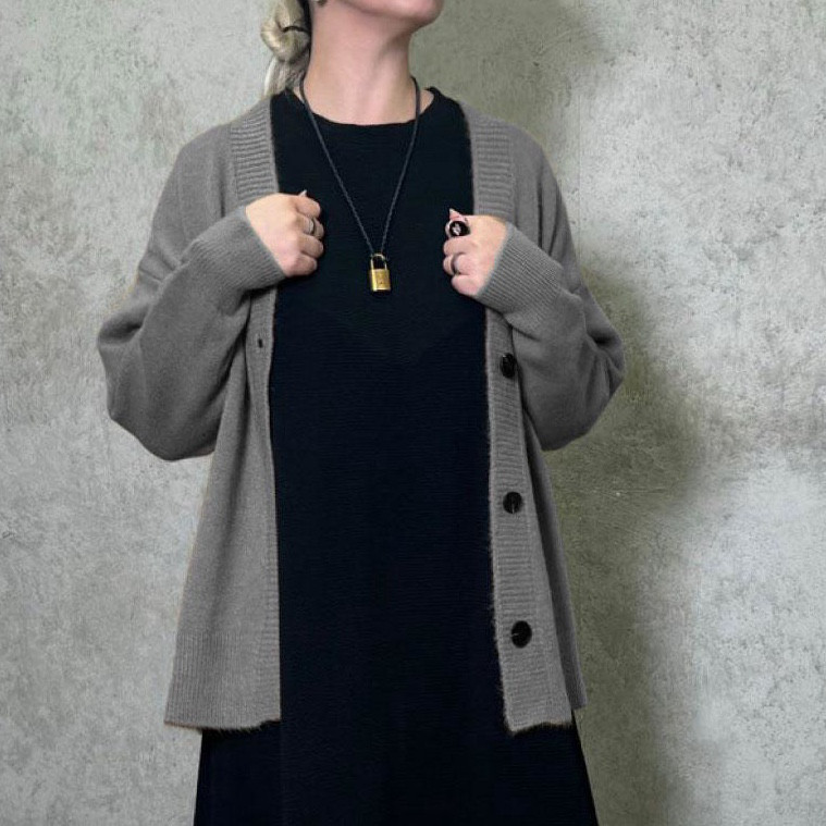 ■3日内発送■【新作】しっとりニットの、「洗練シルエットVネックワイドカーディガン。」 厚手 オーバーサイズ グレー