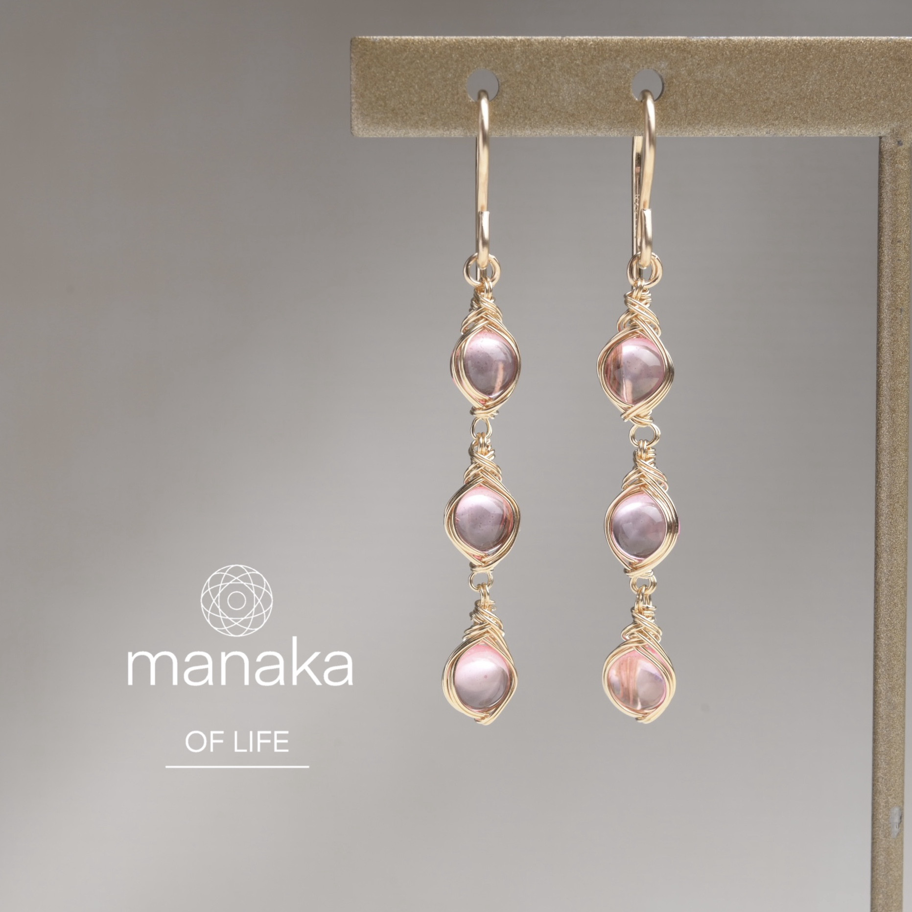 ピンクトパーズ ピアス  ワイヤーラッピング  14kgf 天然石 送料無料でお届けします