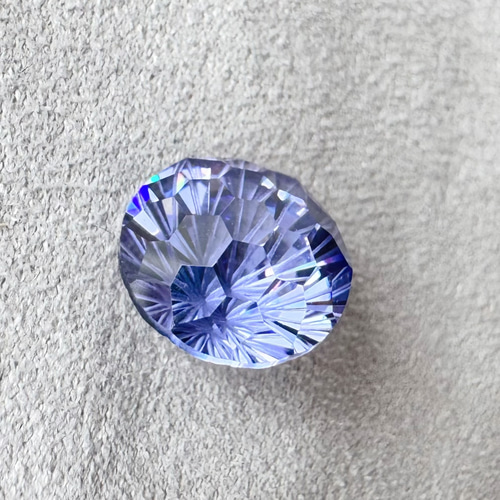 静かな輝き】花火カット 10mm キュービックジルコニア 高品質ルース