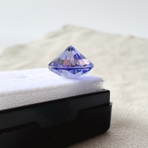 静かな輝き】花火カット 10mm キュービックジルコニア 高品質ルース