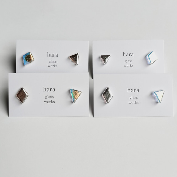 メタリックガラスの小さなピアス（クリアベース）（アレルギー対応ピアス／樹脂ピアス選択） 11枚目の画像