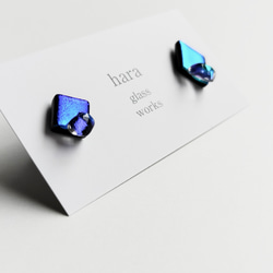 メタリックガラスとガラス雫のピアス（ブラックベース）（アレルギー対応ピアス／樹脂ピアス選択） 3枚目の画像