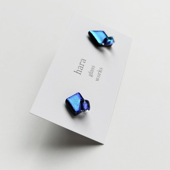 メタリックガラスとガラス雫のピアス（ブラックベース）（アレルギー対応ピアス／樹脂ピアス選択） 5枚目の画像