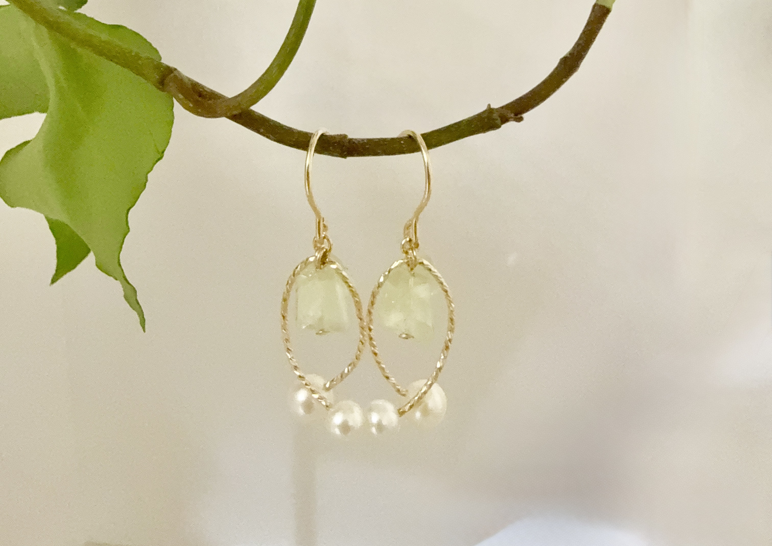 14kgf  真珠のさくらんぼピアス　プレナイトの葉