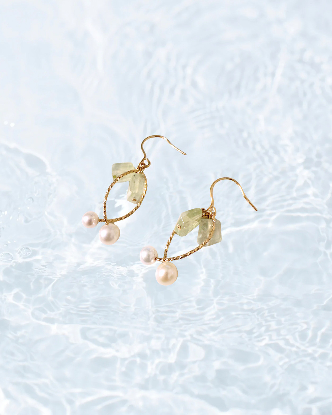 14kgf  真珠のさくらんぼピアス　プレナイトの葉