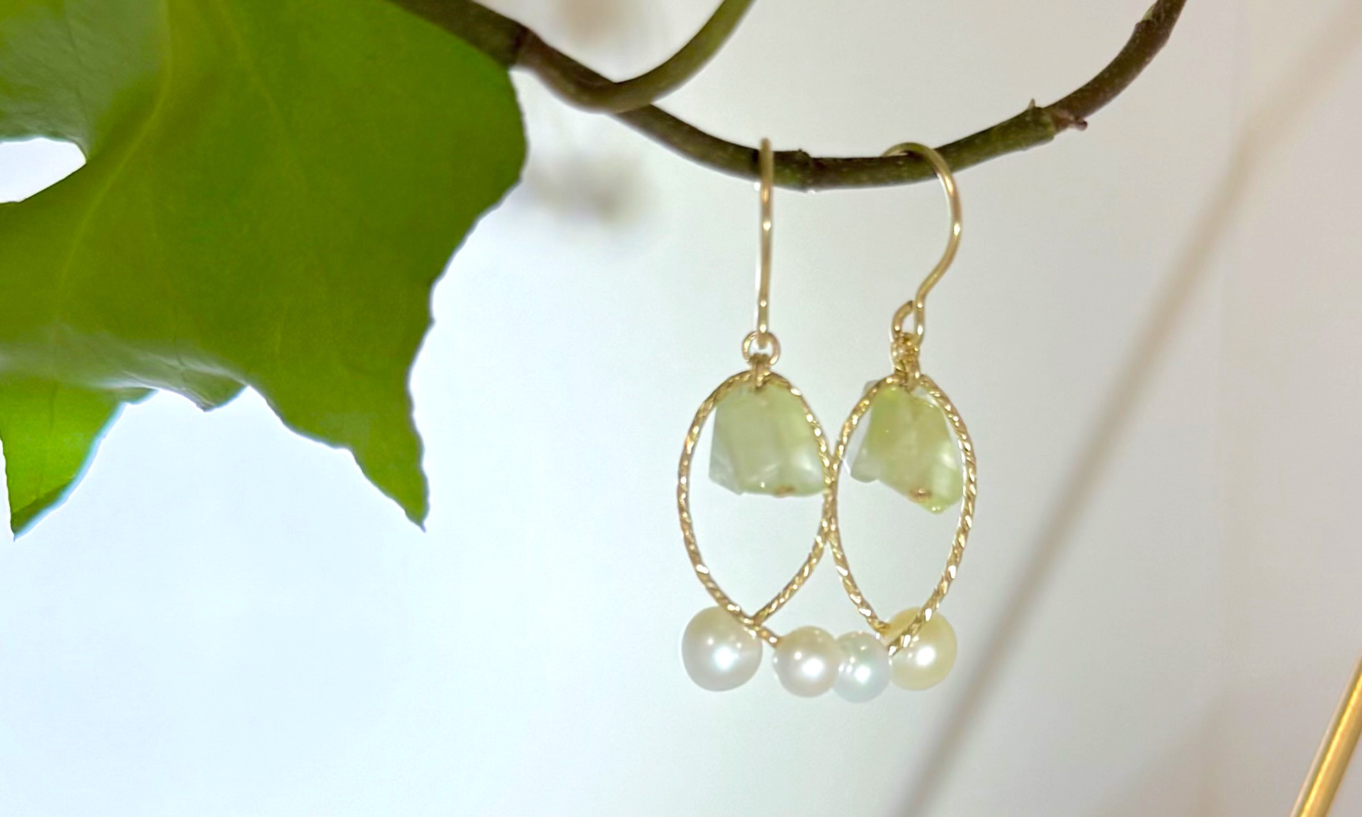 14kgf  真珠のさくらんぼピアス　プレナイトの葉