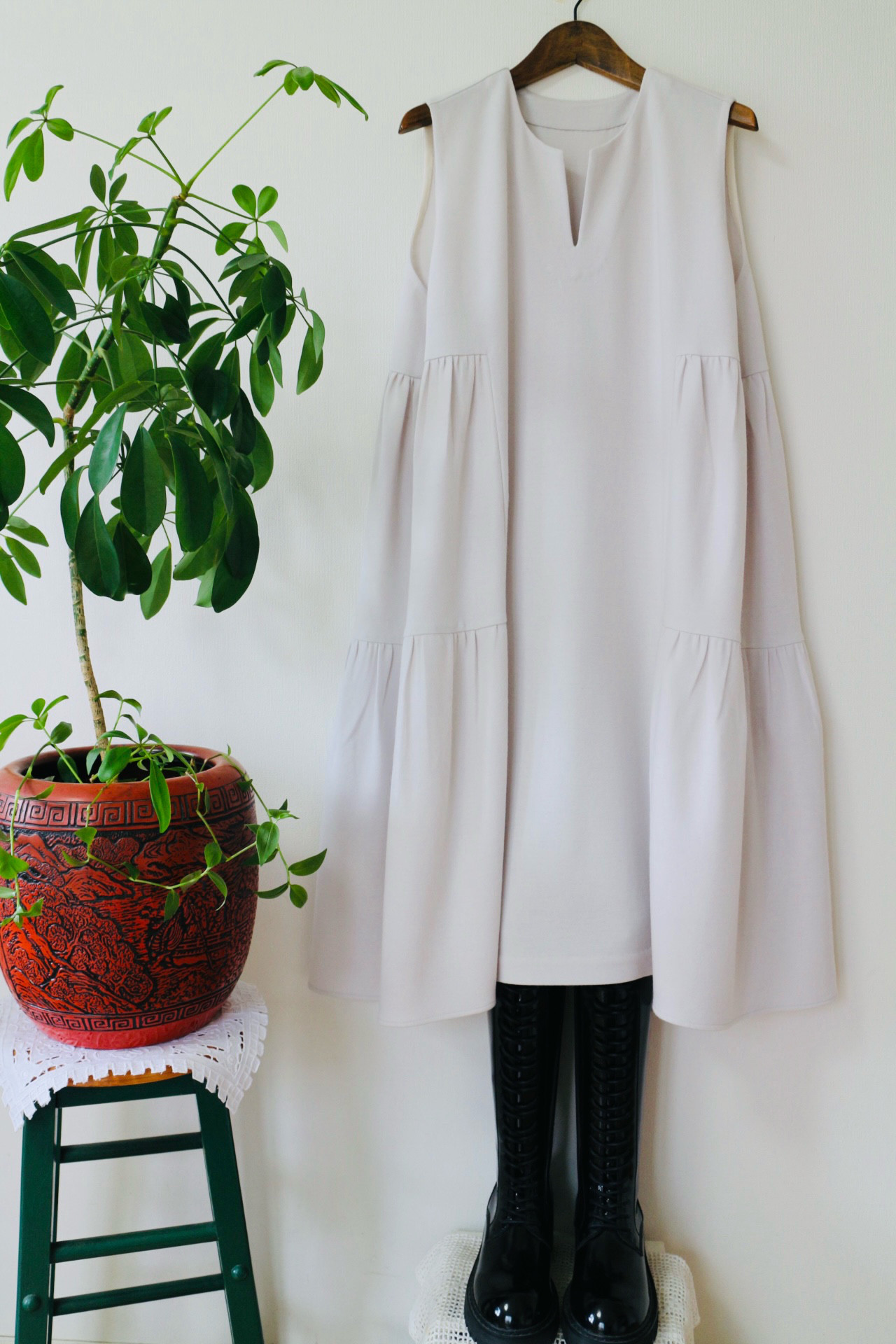 一枚限定★圧縮ウール100% ノースリーブギャザーワンピース★春☘️