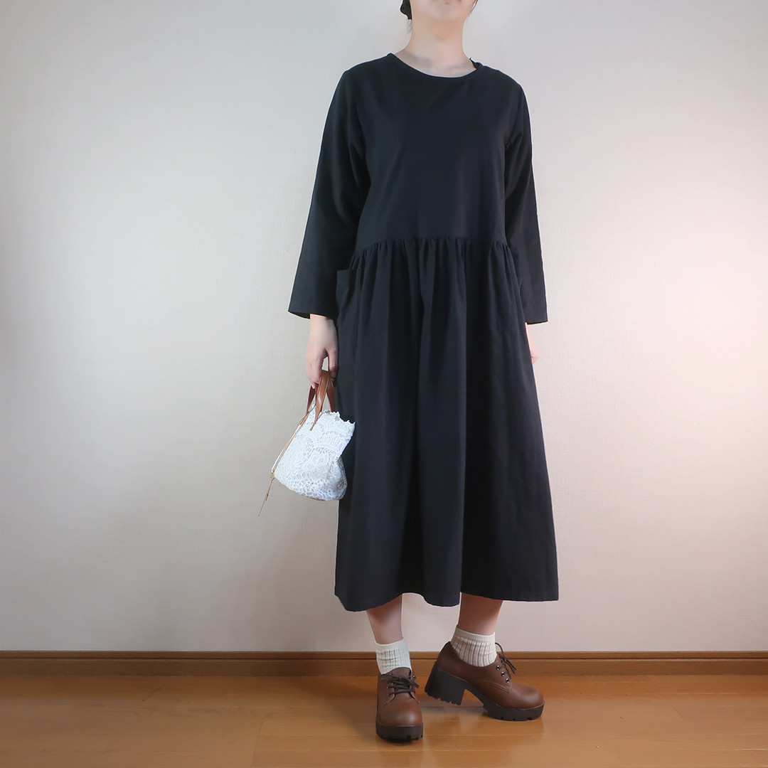 一枚で完結 冬のヘビロテ 長袖ギャザーワンピース（コットン／ブラック）