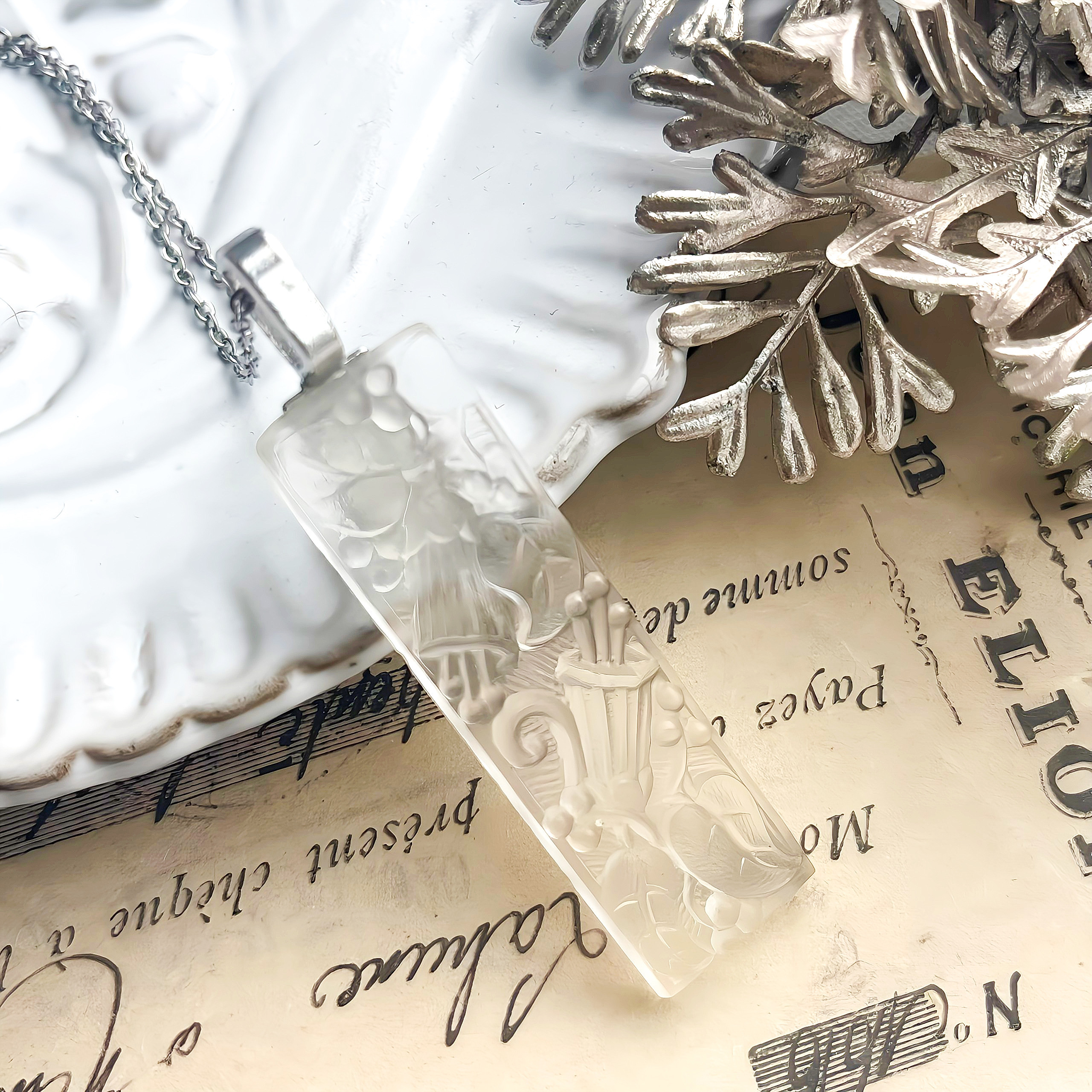 チェコ ヴィンテージ ガラス 〜フローラル レクタングル〜 ネックレス サージカルステンレス 4,720円