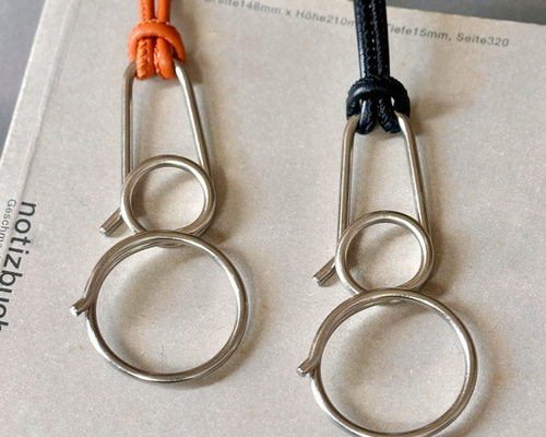 レザーコードネックレス グラスホルダー キーリング メガネホルダー