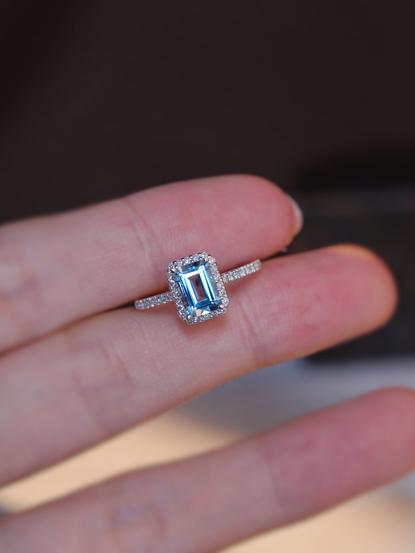 天然ダイヤモンド付きアクアマリンリングk18　5005