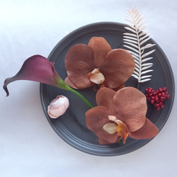 モーブピンクのバラとテラコッタの胡蝶蘭 リボン ウェディングブーケ