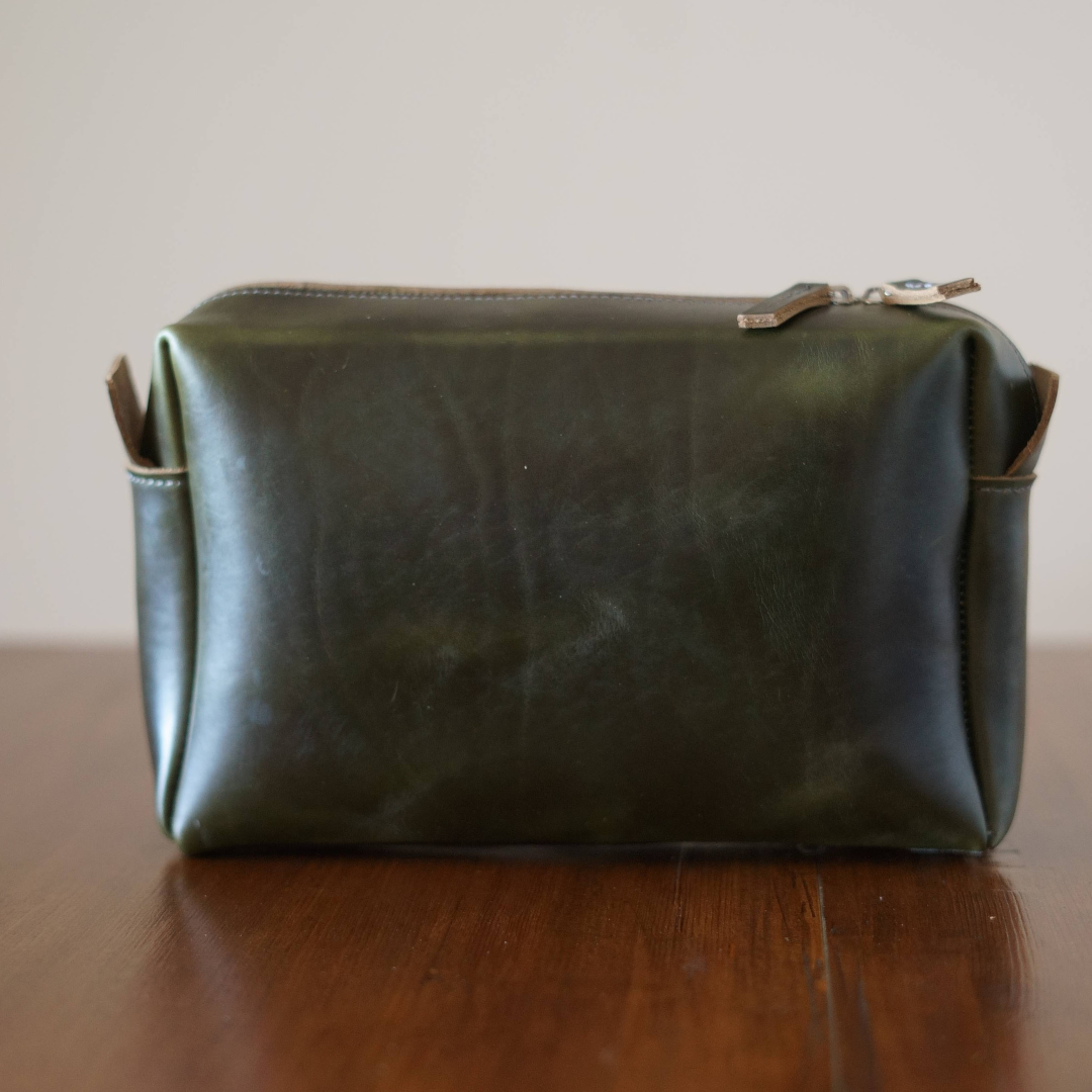 ホーウィン社 クロムエクセルレザー ポーチ（こっくりグリーン）　サイズカラー変更可能
