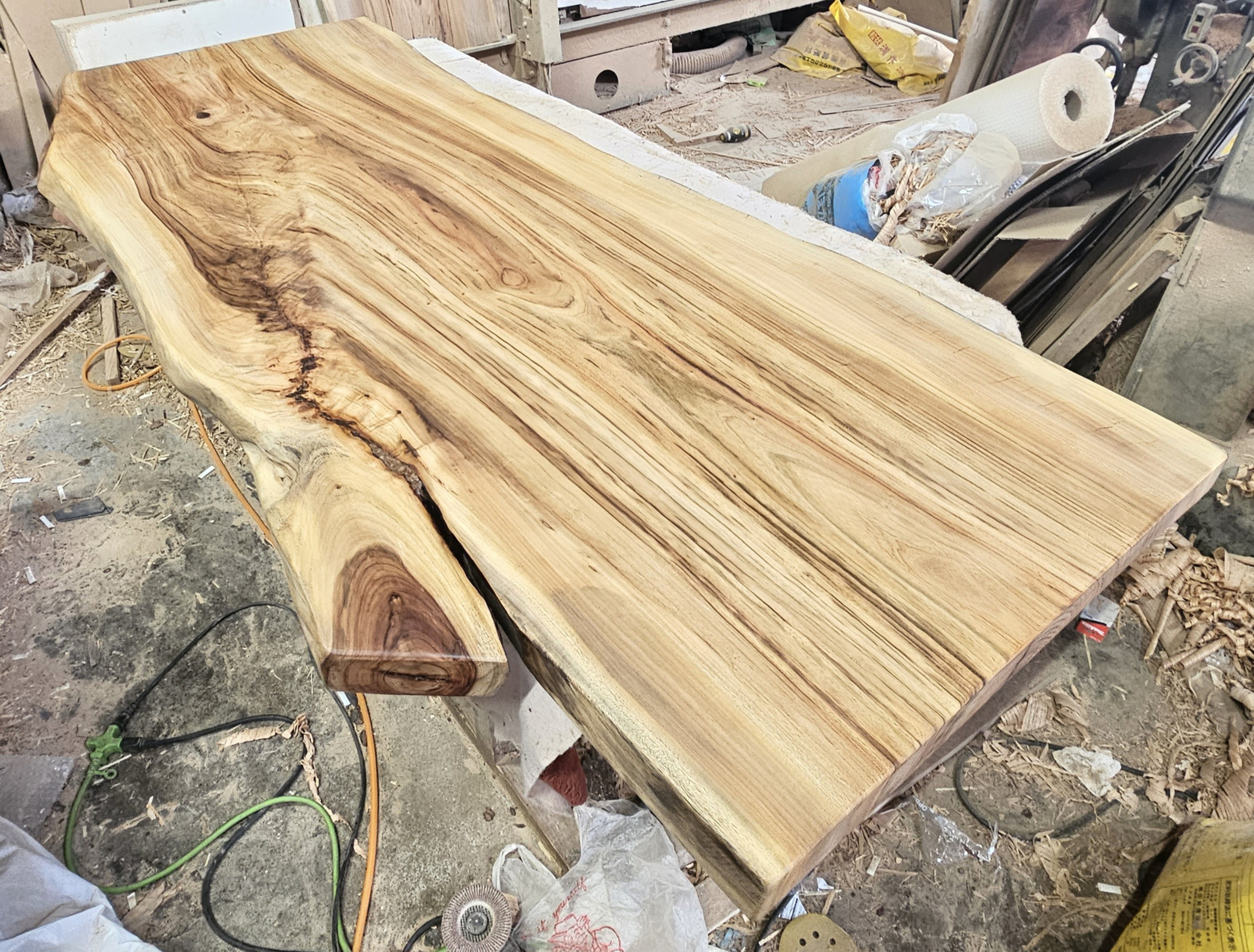 楠　一枚板　希少　杢　ダイニング　テーブル　欅　モンキーポッド　ウォールナット　栃　リビング　カウンター