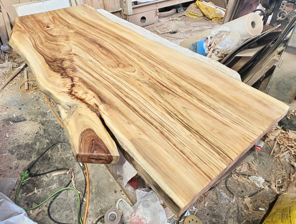 栃　トチ　一枚板　一点物　ダイニング　テーブル　　 ウォールナットポプラ楠モンキ 栃（トチ）一枚板テーブル ①（国産/二本脚付） – 木匠舘マイドゥ