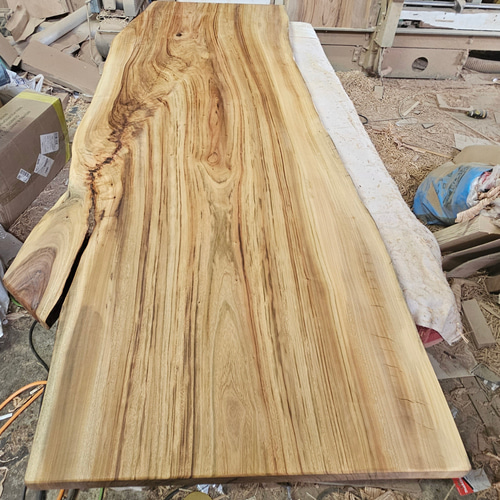 大特価 ウォールナット 一枚板 ダイニングテーブル 最高級 モンキー