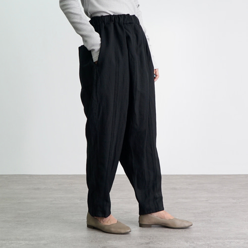 △廃盤△/ペグトップタックパンツ/黒ストライプ/尾州織物 ロングパンツ