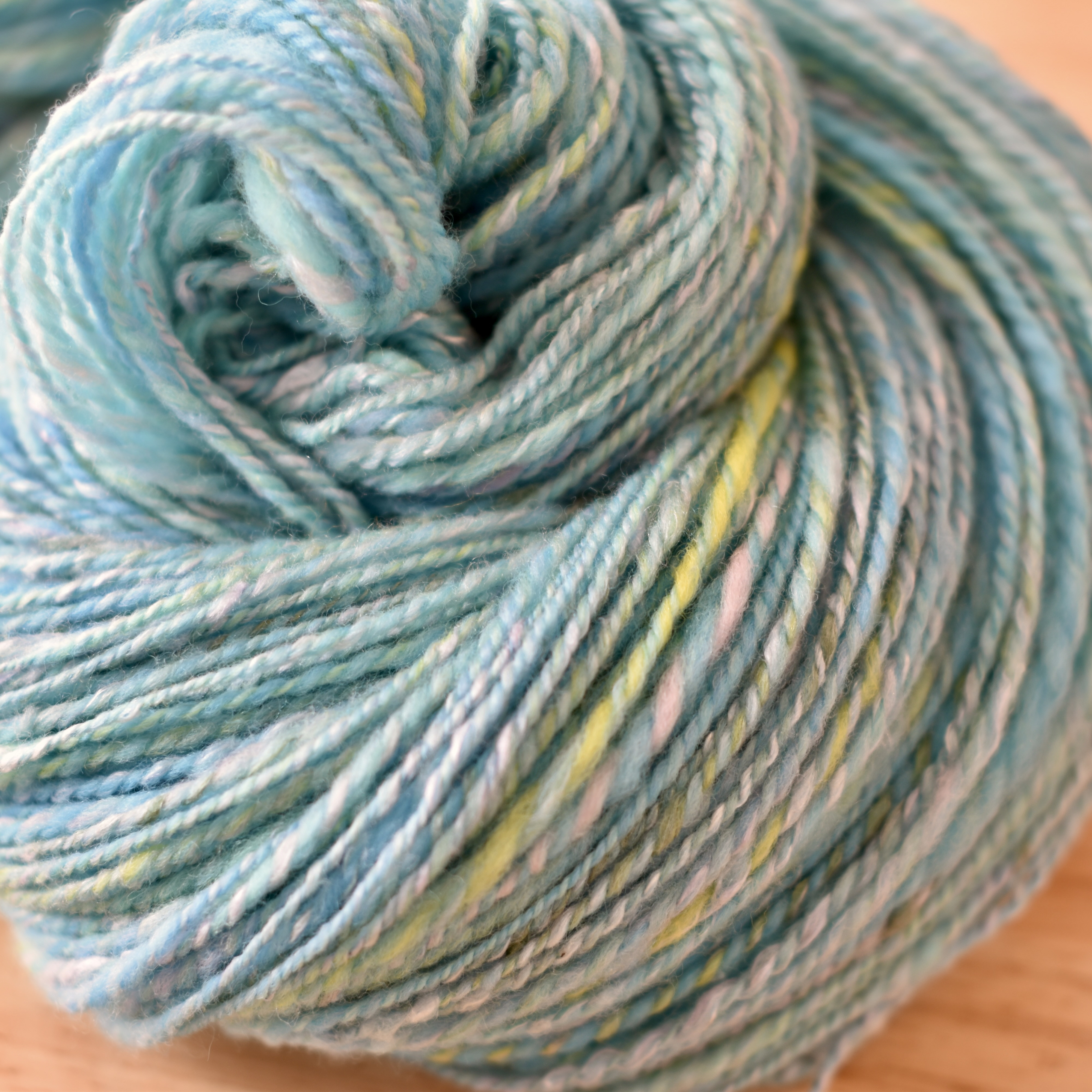 slow yarn by tenna 空の青 手つむぎ毛糸  手紡ぎ糸 毛糸 シルク混メリノウール 約75g #7011