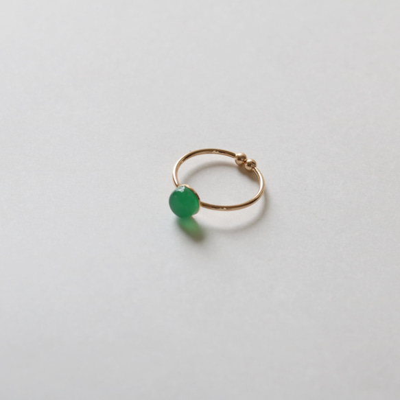 （獨一無二）綠瑪瑙淡色免費戒指（6毫米，金色手術不銹鋼） 第3張的照片