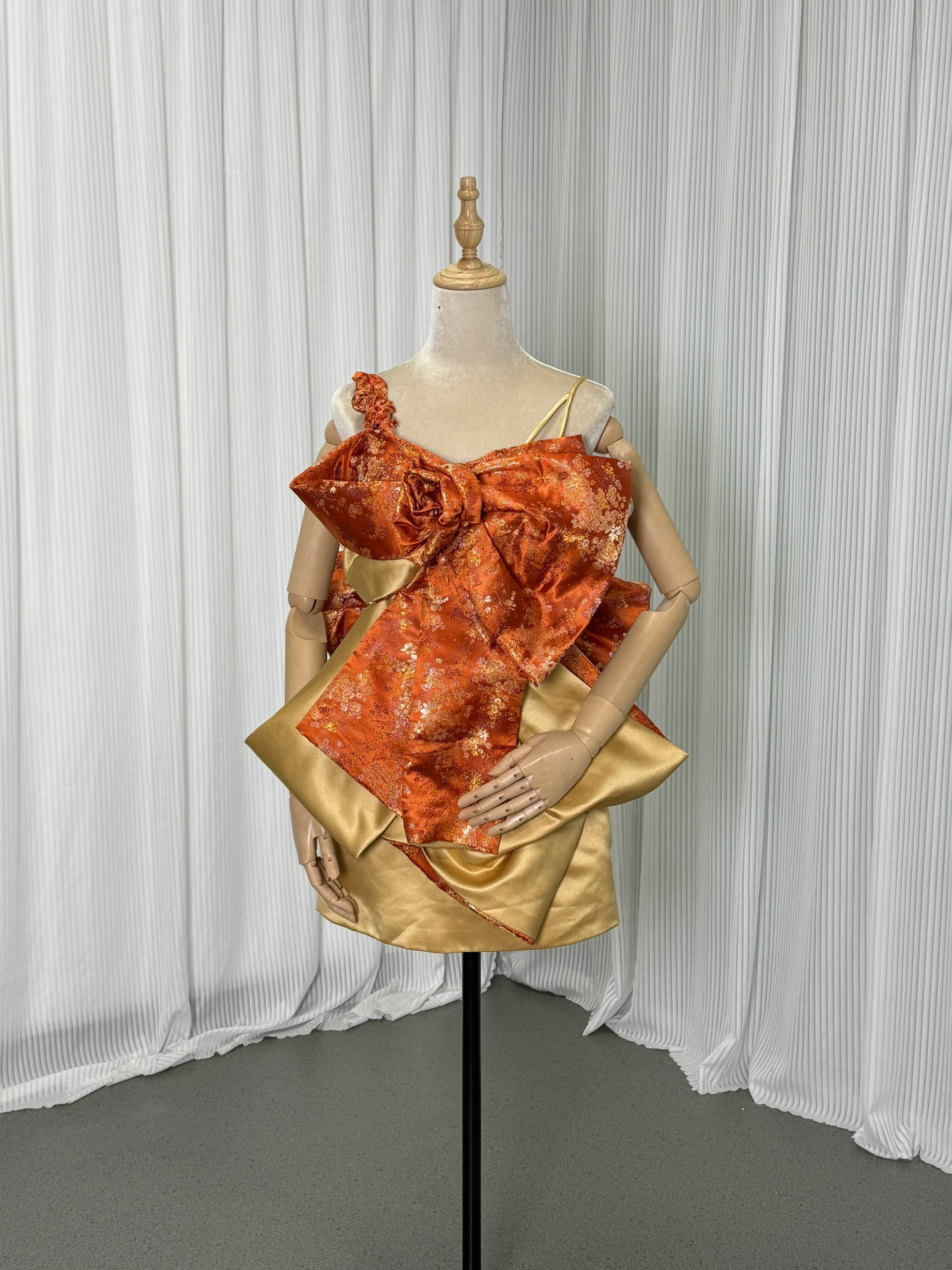 送料無料！着物ドレス、和風ドレス ジャガード生地 キャミソール ふっくら柔らかなバックリボン ゴールド バラトレーン