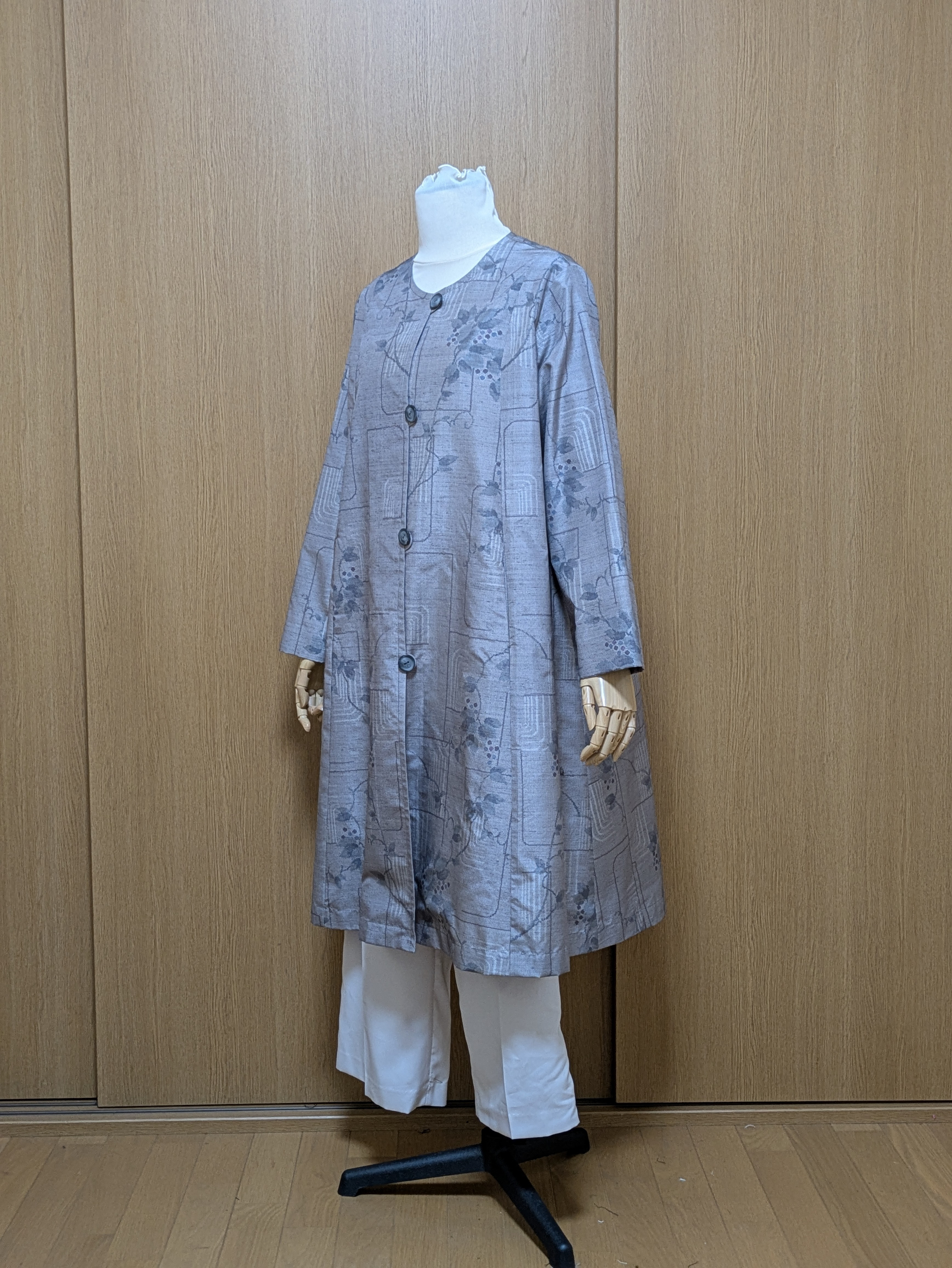 着物リメイク　ノーカラーコート　紬　フリーサイズ