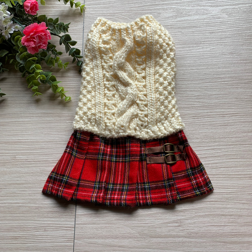 犬服 ハンドメイド ペット用手編みアランニットセーター巻きスカート風