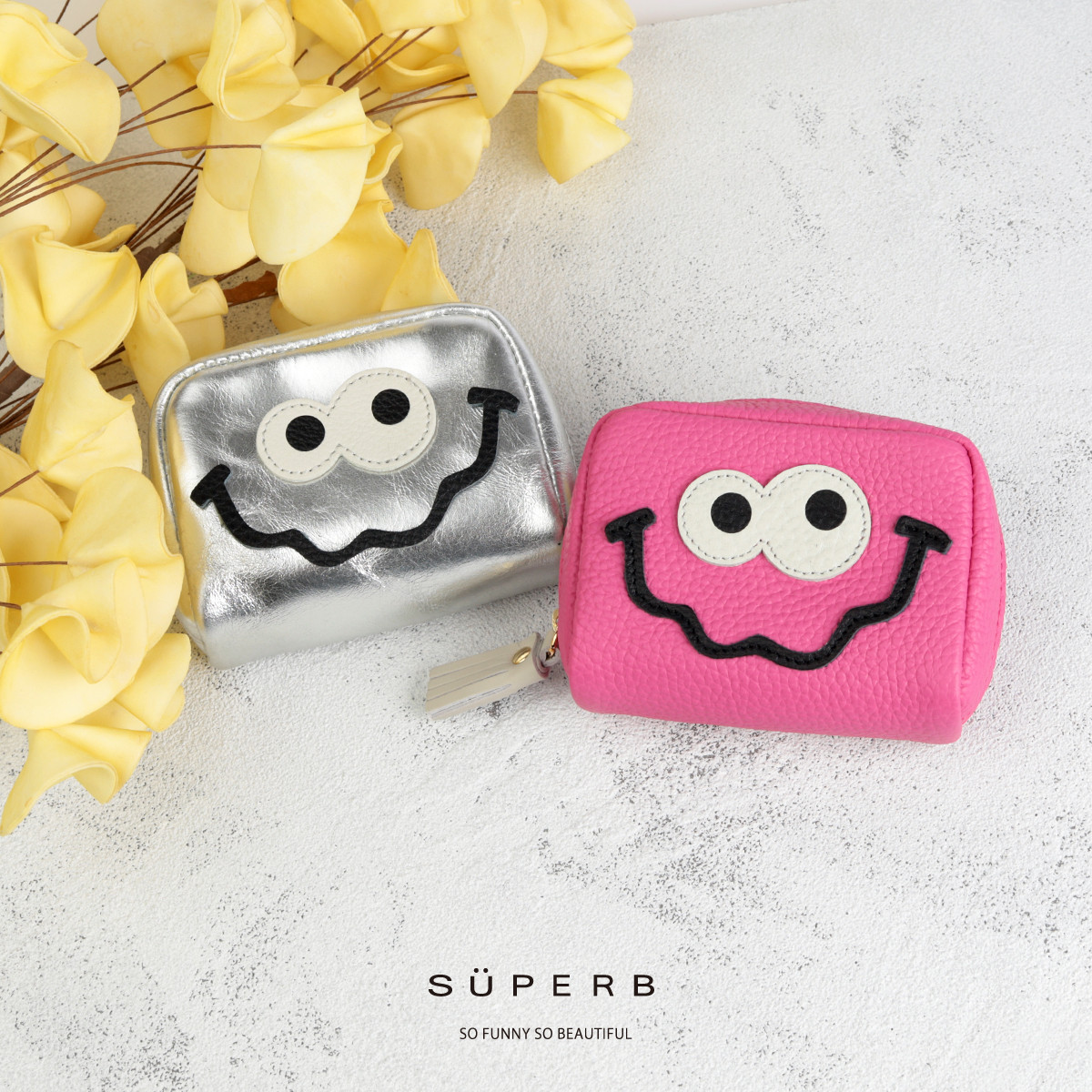 【通しマチ/キョロメポーチSMALL/全22色】毎日の相棒♪ふっくらコロンとしたキョロver.マルチポーチ【国産レザー】