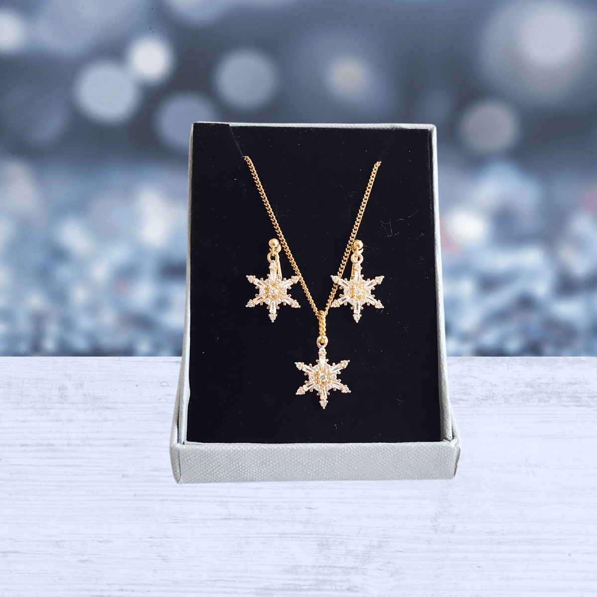"簡単着脱" セット販売 雪の結晶 キュービックジルコニア マグネットネックレス＆イヤリング / ピアス 金属アレルギー