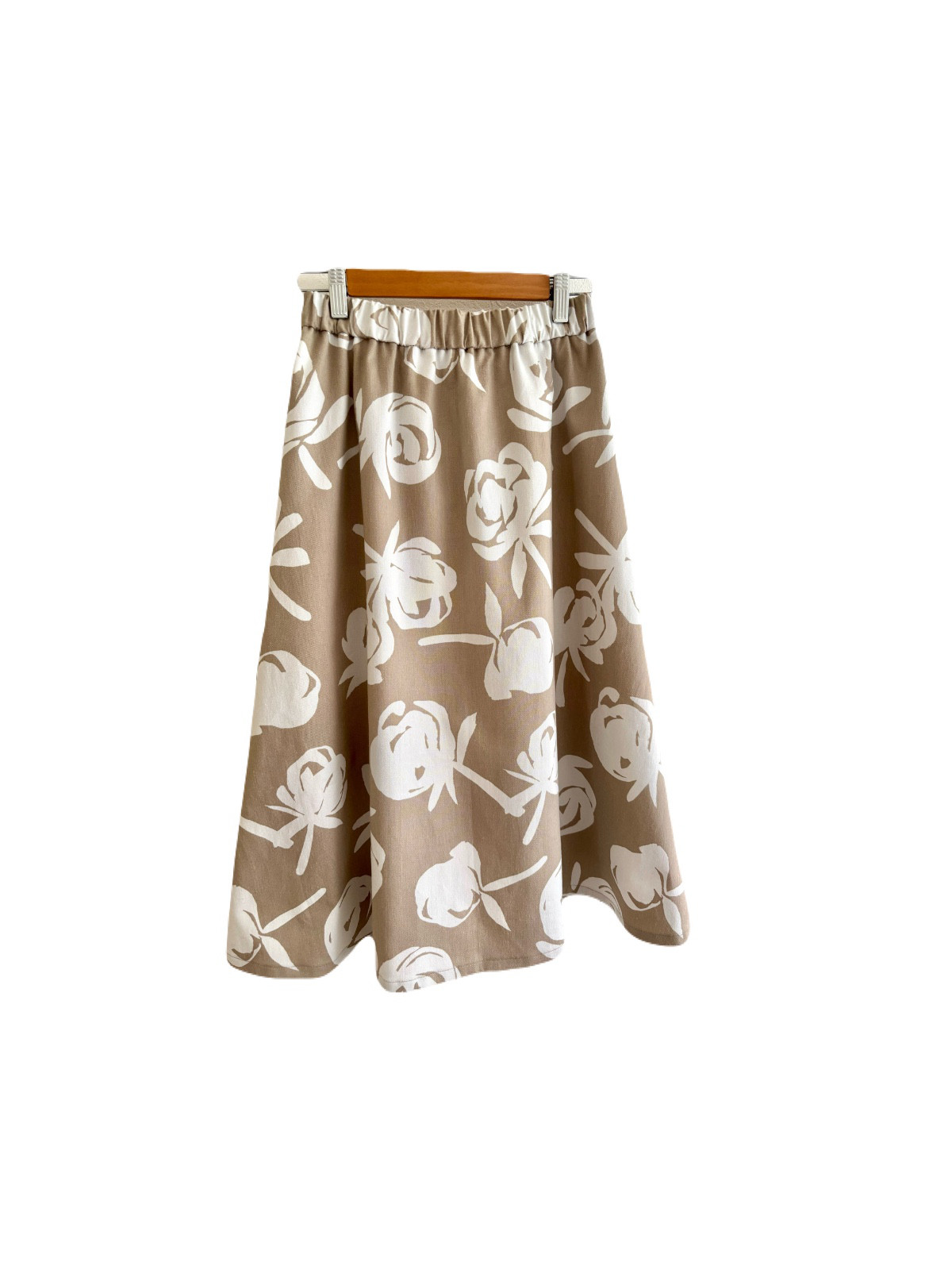 コットンの花柄のフレアスカート(ベージュ)