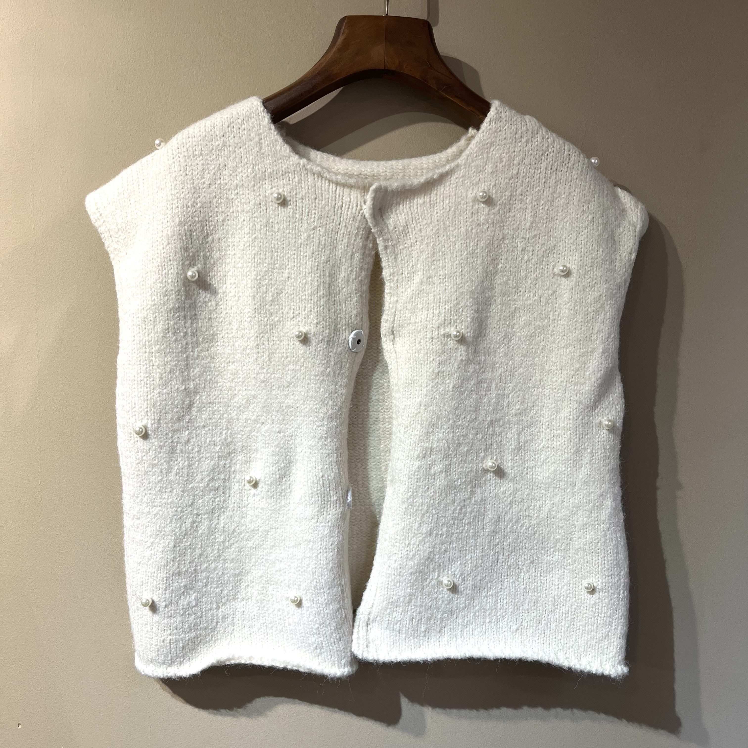 【パール付きニットベスト】レディース 秋冬 トップス 重ね着 ふんわり 可愛い パール飾りプラスサイズアウターコート