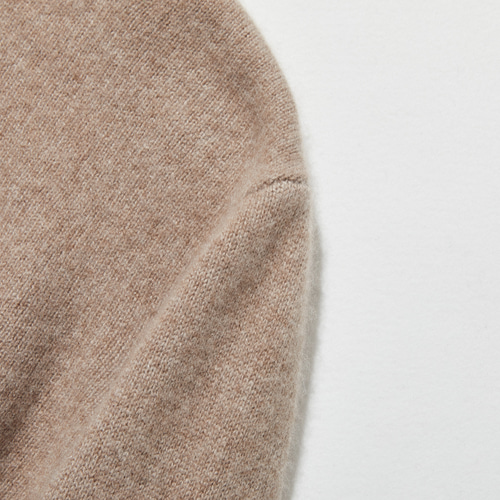 シンプルだけど、一枚で様になる』カシミヤ100％ タートルネック