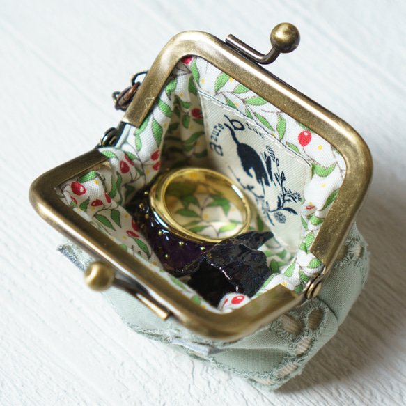 グリーン・猫耳のミニがま口ポーチ 8枚目の画像