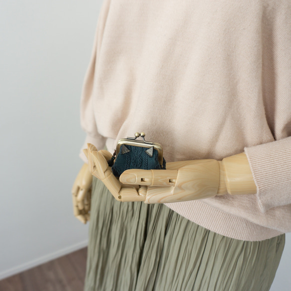 グリーン・猫耳のミニがま口ポーチ 2枚目の画像