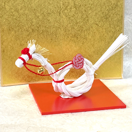 水引しめ縄で作った『福鈴を付けた干支午』＂水引の縁起物（敷板セット