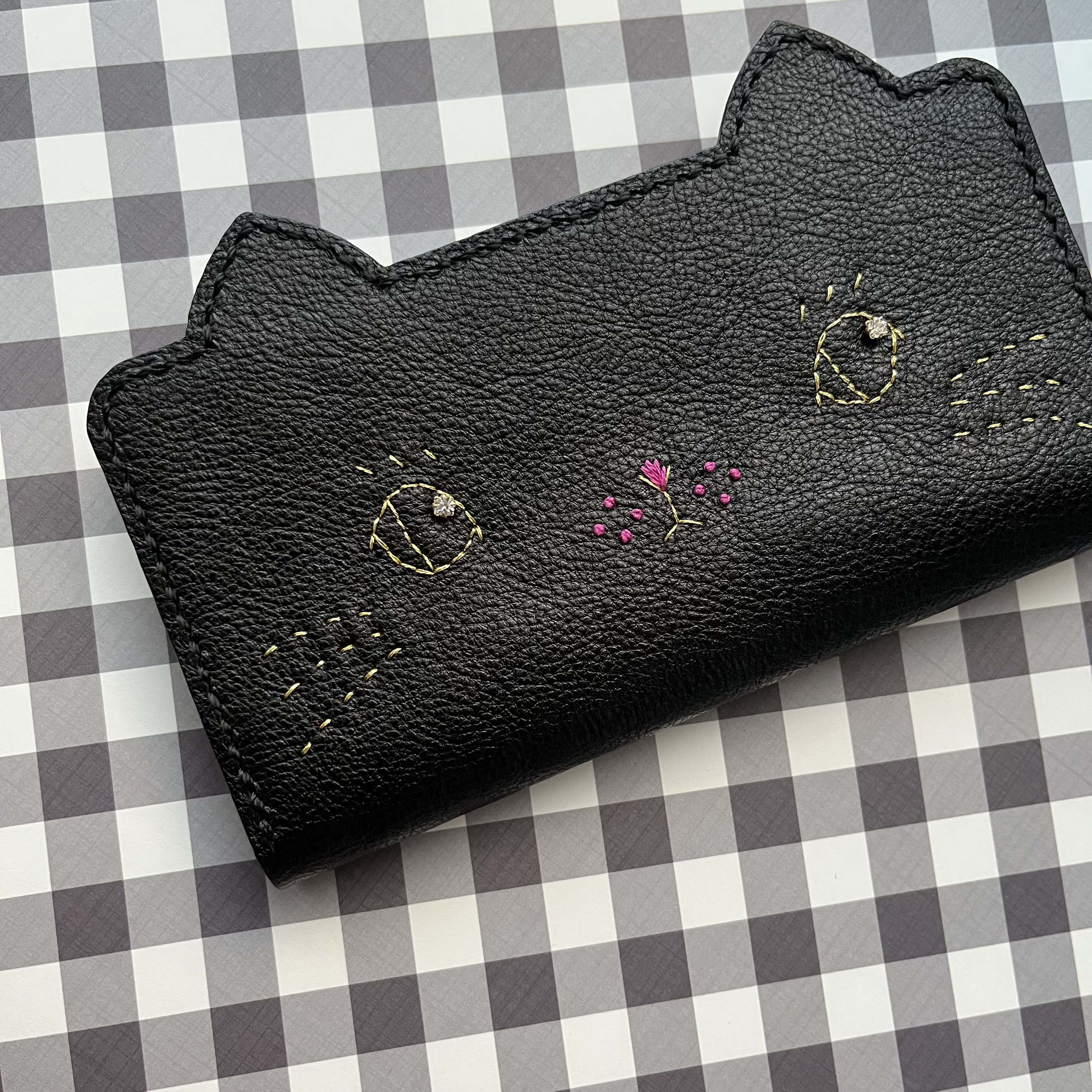 【受注制作】ねこのお顔　手帳型スマホケース牛ソフトヌメ革 黒猫  全機種対応　国産レザー