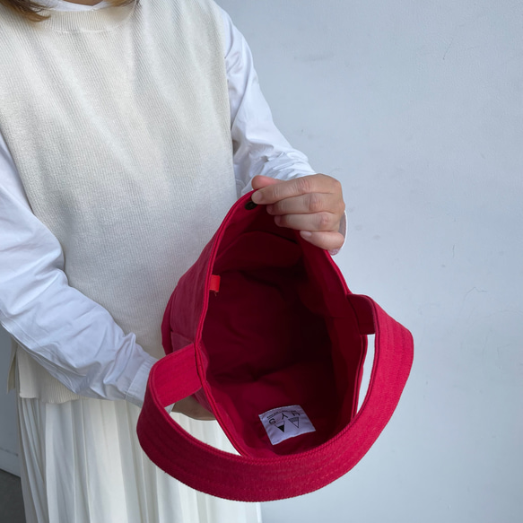 赤いベリーのくったり帆布のトートバッグ 7枚目の画像