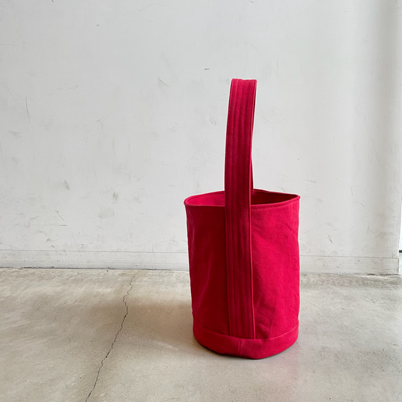 赤いベリーのくったり帆布のトートバッグ 3枚目の画像