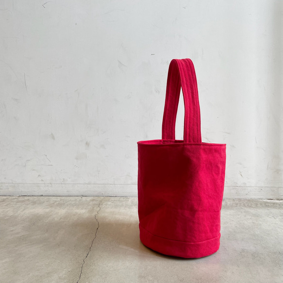 赤いベリーのくったり帆布のトートバッグ 4枚目の画像