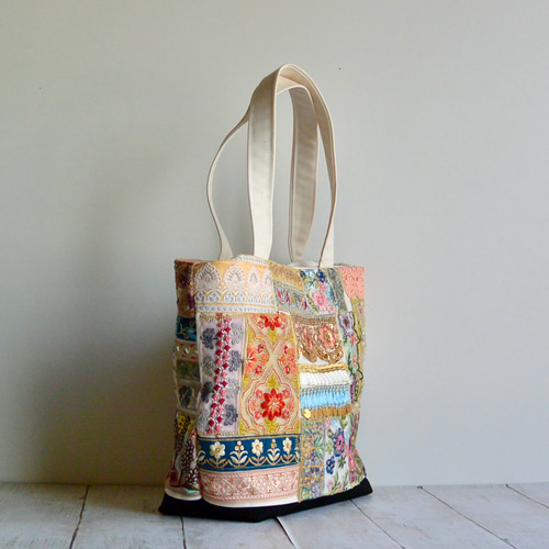 インド刺繍リボンのパッチワーク風トートバッグ【Mサイズ】 トート